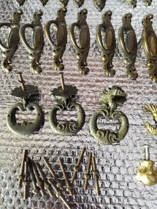 Herrajes antiguos para armario/mesilla