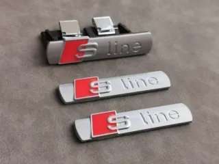 Logo Audi Sline Parilla más 2 Emblemas Laterales 