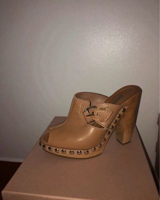 Zapatos de tacón Uterqüe marrones