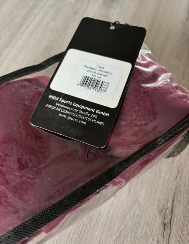 Vendas caballo HKM burdeos