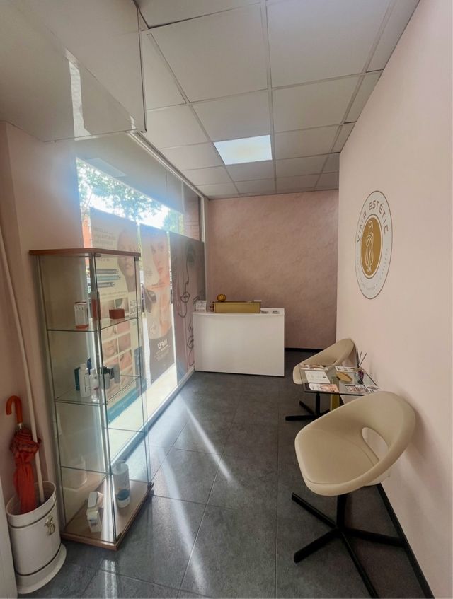 Todo el equipamiento y mobiliario de un centro de