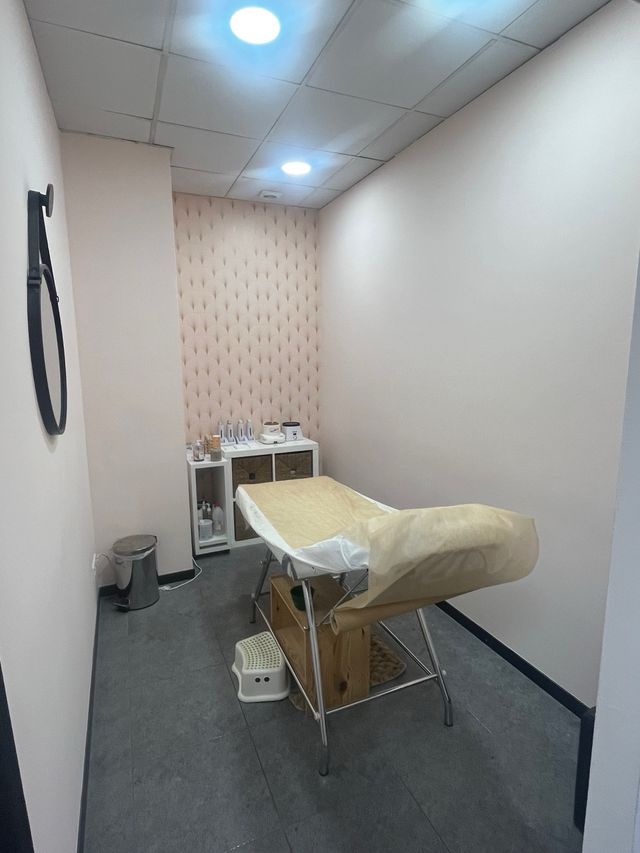 Todo el equipamiento y mobiliario de un centro de