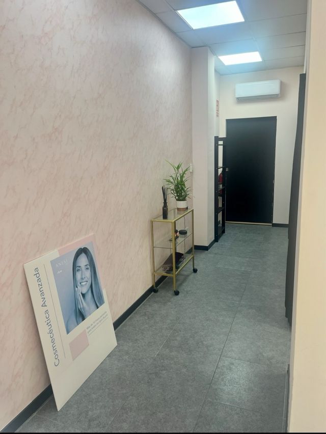 Todo el equipamiento y mobiliario de un centro de