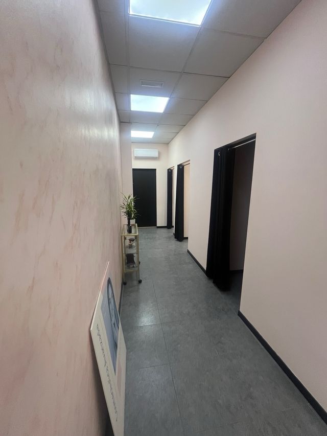 Todo el equipamiento y mobiliario de un centro de