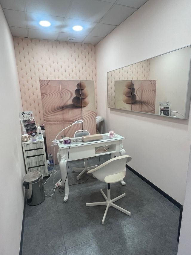 Todo el equipamiento y mobiliario de un centro de