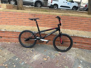 Bicicleta BMX Monty Negra