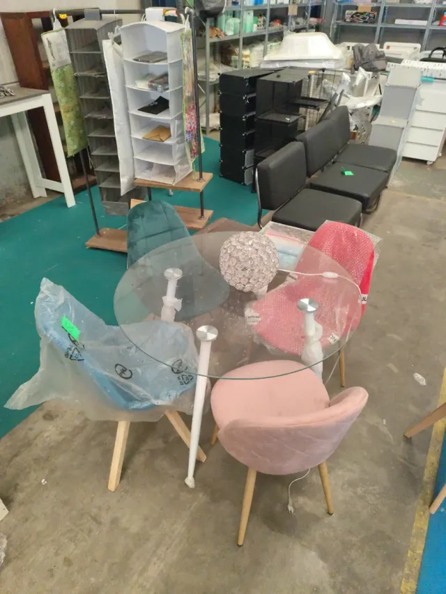 Mesa redonda cristal y 4 sillas comedor