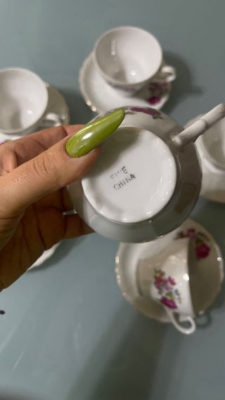 Set 6 Tazze e Piattini Stile Bridgerton