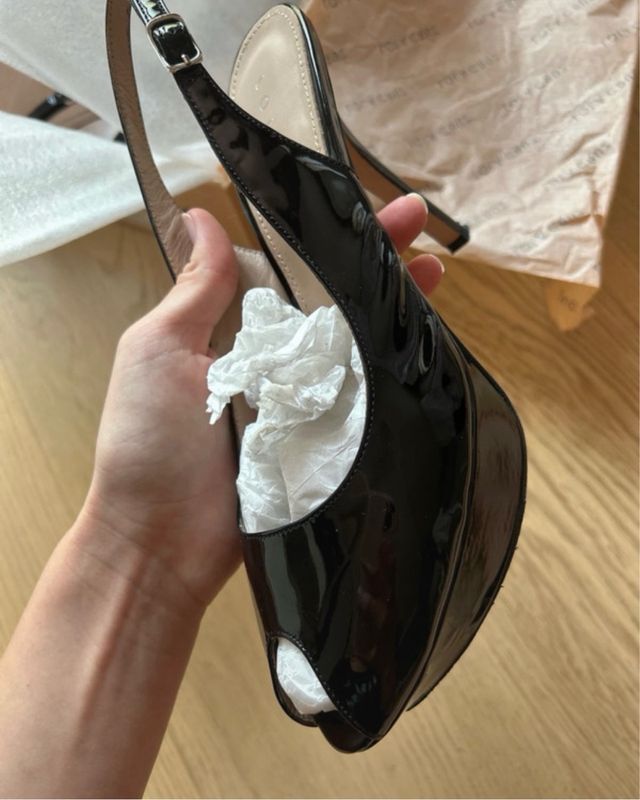 Scarpe con tacco Lola Cruz nere