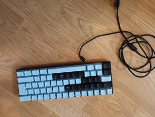 Teclado Mecánico Compacto RGB Azul/Negro