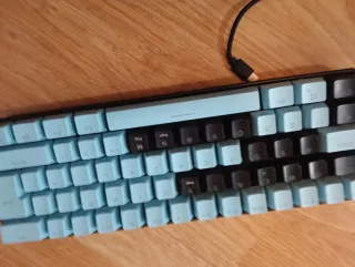 Teclado Mecánico Compacto RGB Azul/Negro