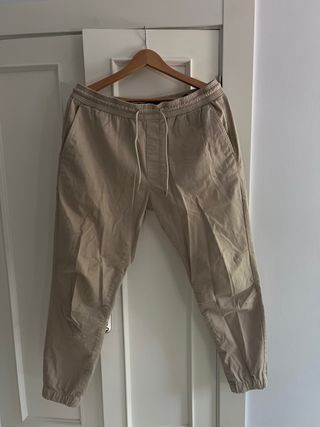 Pantalones beige con cordón