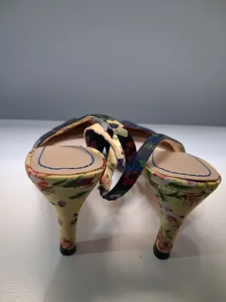 Zapatos Stilettos Azul Estampado Floral