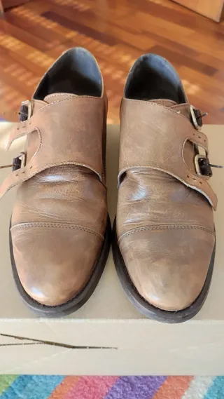 Zapatos Vogue Marrones Doble Hebilla de cuero. 