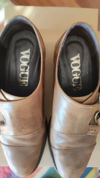 Zapatos Vogue Marrones Doble Hebilla de cuero. 