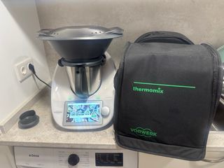 Thermomix TM6 con accesorios+maleta de transporte 
