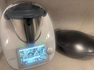 Thermomix TM6 con accesorios+maleta de transporte 