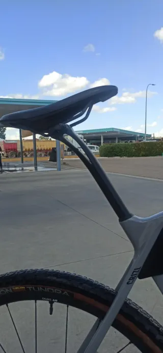 Canyon Grizl CF con suspensión, talla M.