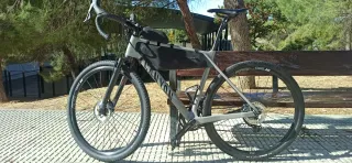 Canyon Grizl CF con suspensión, talla M.