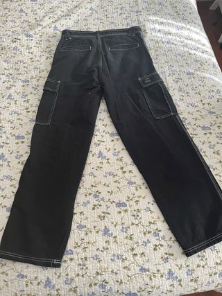 Pantalones cargo Pull&Bear negros T.36