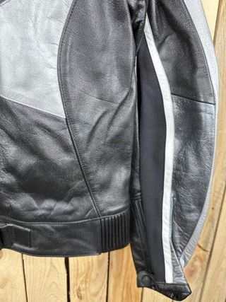 CHAQUETA T-M DE MOTO O1E NEGRA 1