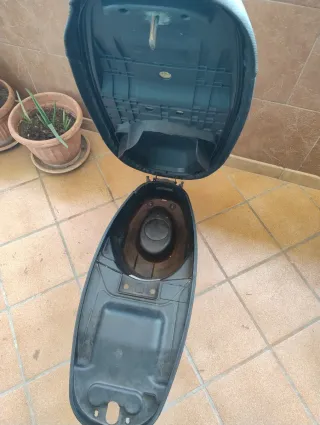 Sella e vano sottosella Peugeot LXR 200/SYM HD EVO