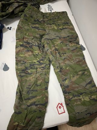 Traje militar de frío talla 1L nuevo.