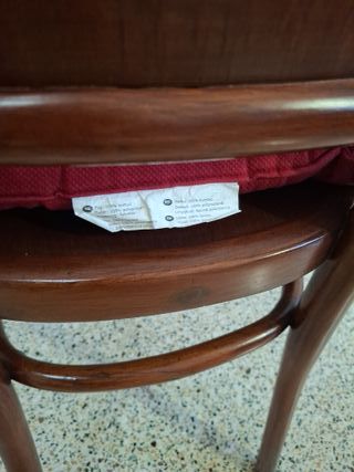 Cuscini rossi per sedie con strappo.Stock di 6 10€