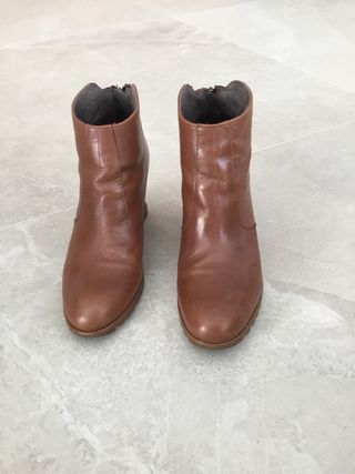 Botines de piel marrones