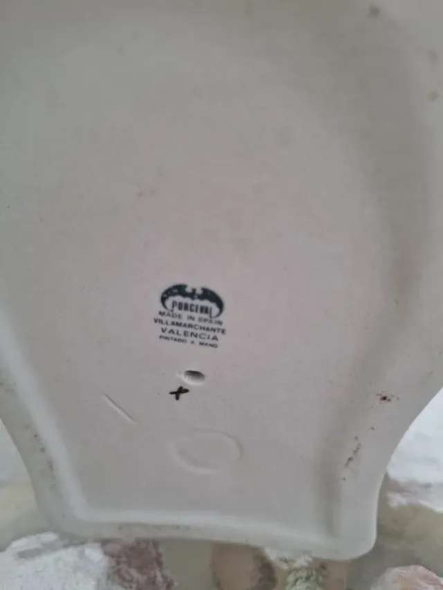 Estatua de porcelana mujer azul y blanca