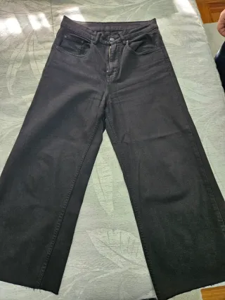 Pantalón vaquero negro ancho
