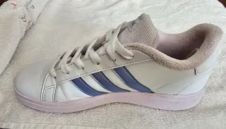 Zapatillas Adidas Blancas y Azules