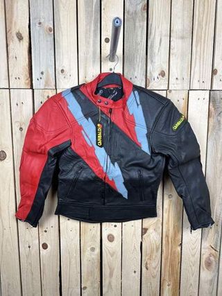 CHAQUETA T-S MOTO GARIBALDI ROJO 