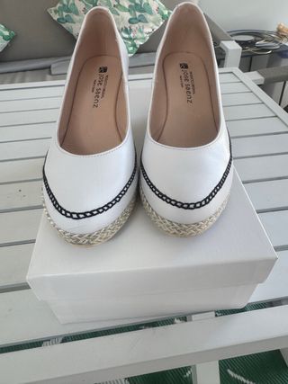 Cuñas JOSE SAENZ Piel Blanca Esparto Plateado