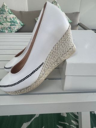 Cuñas JOSE SAENZ Piel Blanca Esparto Plateado