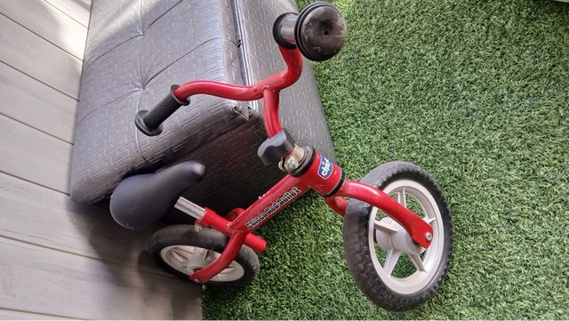 Bicicleta de equilibrio roja Chicco