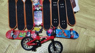 Conjunto de rampas,patinetes y bici de dedo