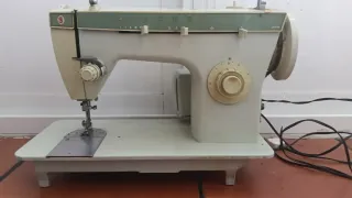 Máquina de coser Singer 258