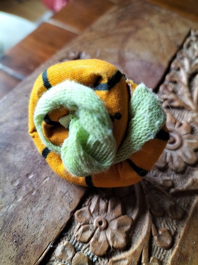 Anillo tela africana hecho a mano