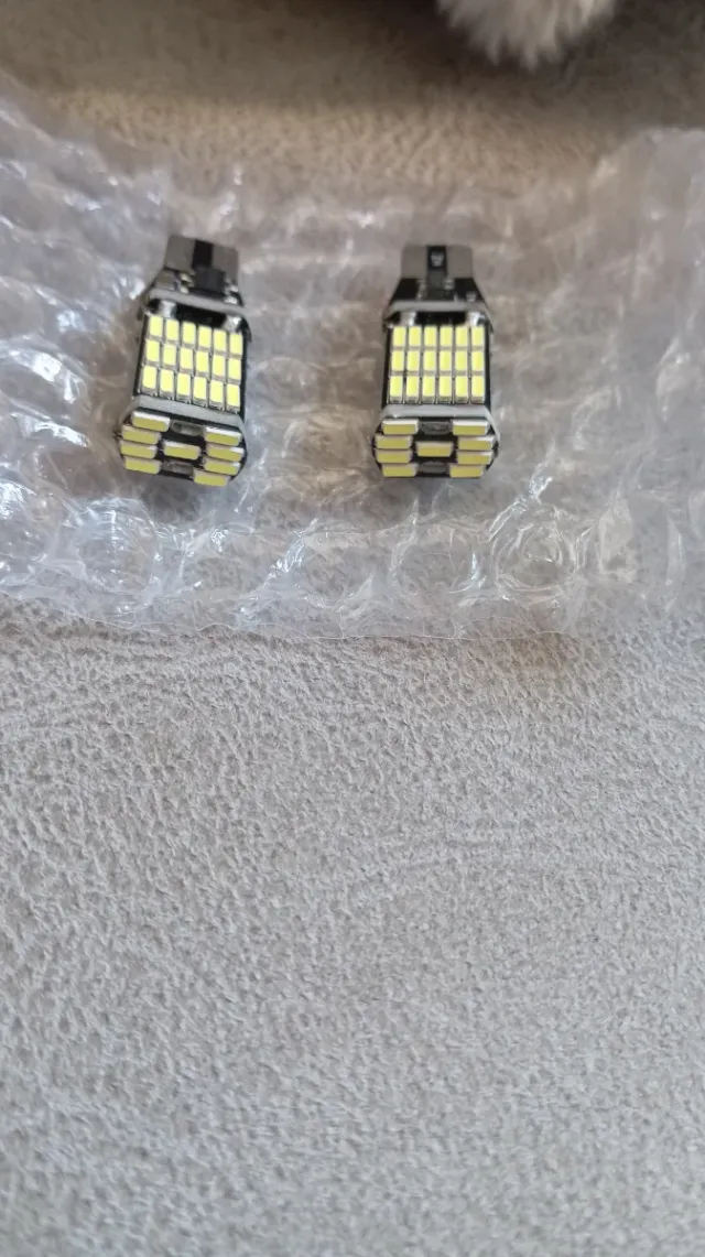 2 LED marcha atrás tipo T15 W16W.