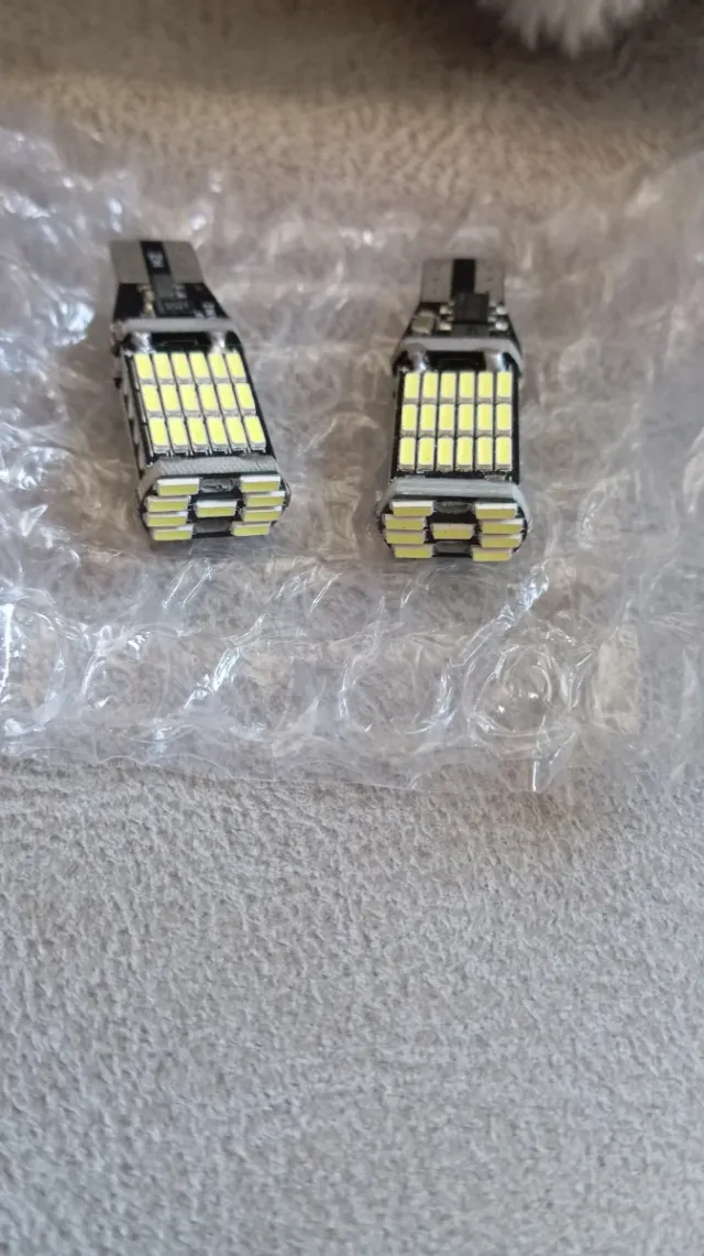 2 LED marcha atrás tipo T15 W16W.