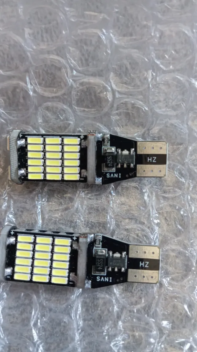 2 LED marcha atrás tipo T15 W16W.