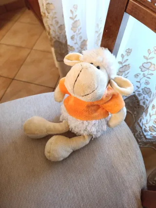 Peluche pecorella arancione