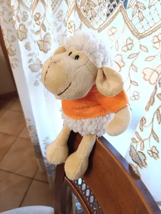 Peluche pecorella arancione