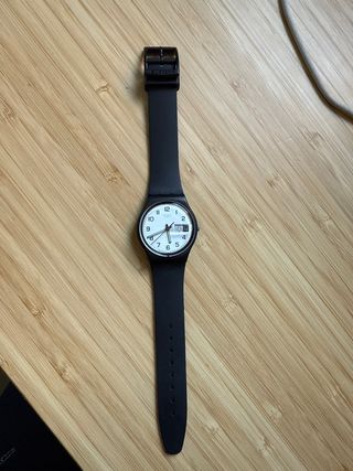 Reloj Swatch Negro y Blanco Unisex