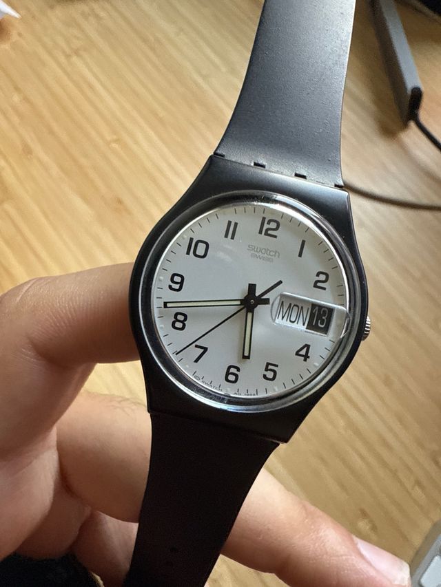 Reloj Swatch Negro y Blanco Unisex