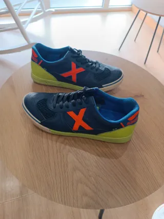 Zapatillas Munich niño azul y naranja