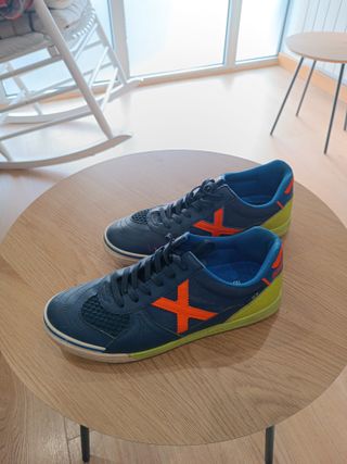 Zapatillas Munich niño azul y naranja
