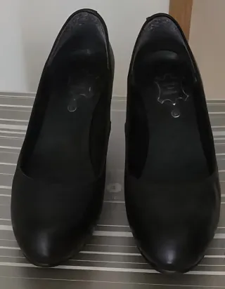 Zapatos de piel negros talla 37