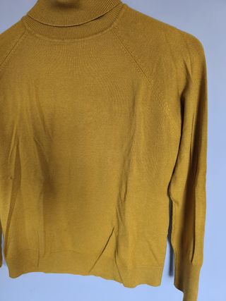 2x1 Jersey ocre cuello alto